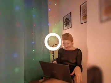 Miss-1m  live sex cam