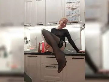 Miss-1m  live sex cam