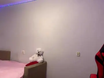 Nessy-messy  live sex cam