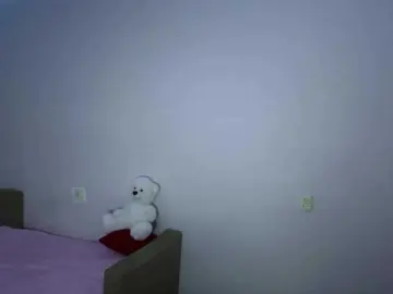 Nessy-messy  live sex cam