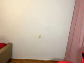 Nessy-messy  live sex cam