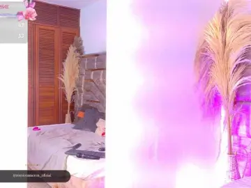 Rossiecameron  live sex cam