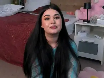 ZuriSaint  live sex cam
