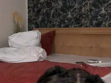 ZuriSaint  live sex cam
