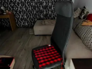 Charlotte4u  live sex cam