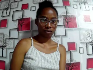 Larah00  live sex cam