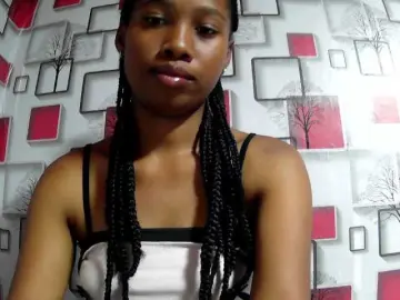 Larah00  live sex cam