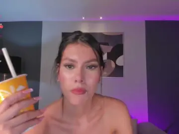 NiaSalvatore  live sex cam