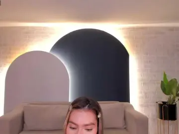 NiaSalvatore  live sex cam