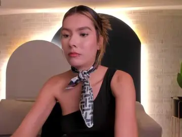 NiaSalvatore  live sex cam