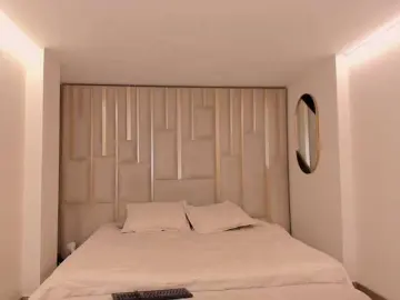 NiaSalvatore  live sex cam