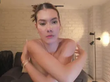 NiaSalvatore  live sex cam