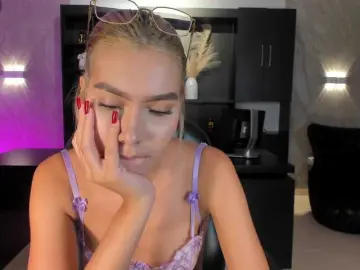 NiaSalvatore  live sex cam