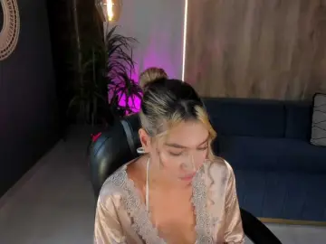 NiaSalvatore  live sex cam