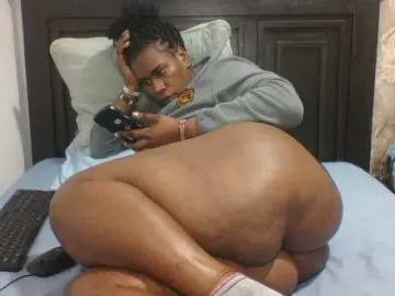 Sexyblacktits  live sex cam