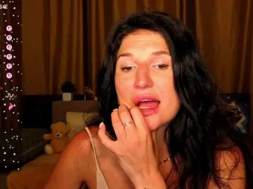 AliannaSoloKisses  live sex cam