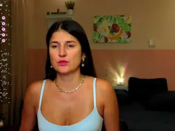 AliannaSoloKisses  live sex cam