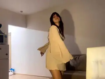 AngelinaVier  live sex cam