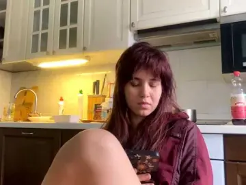 AngelinaVier  live sex cam