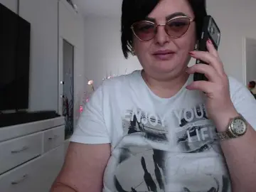 Emyllywhite  live sex cam