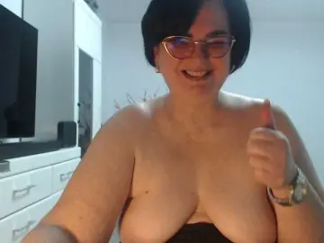 Emyllywhite  live sex cam