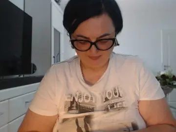 Emyllywhite  live sex cam