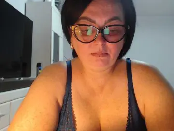 Emyllywhite  live sex cam