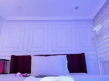 Linda-Moonrose  live sex cam