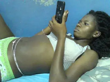 Mystiq-Ella  live sex cam