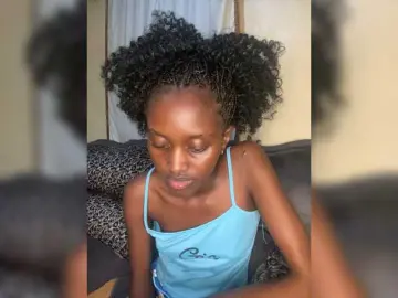 Petite-pretty  live sex cam