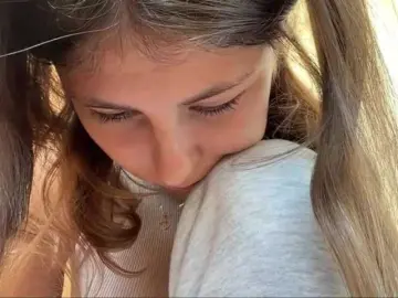 ShellaGoldthorpe  live sex cam