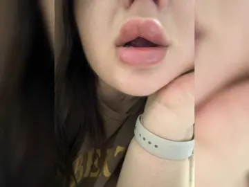 Swettypussy69  live sex cam