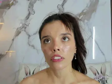 Hannahill69  live sex cam