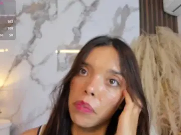 Hannahill69  live sex cam