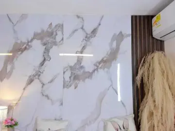 Hannahill69  live sex cam