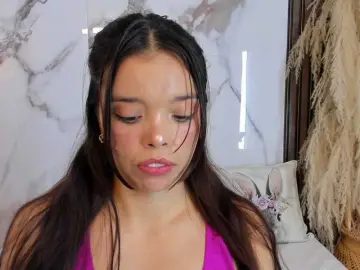 Hannahill69  live sex cam
