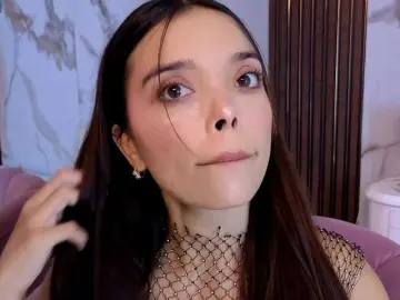 Hannahill69  live sex cam