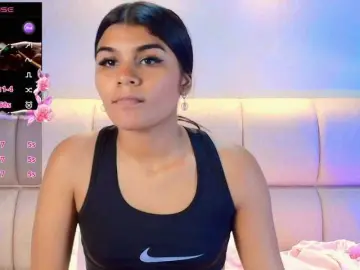 AlaiaMoretti  live sex cam