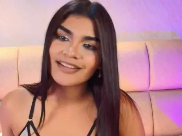 AlaiaMoretti  live sex cam