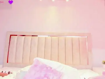 AlaiaMoretti  live sex cam