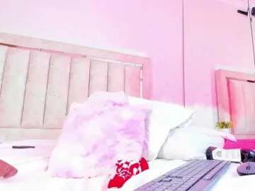 AlaiaMoretti  live sex cam