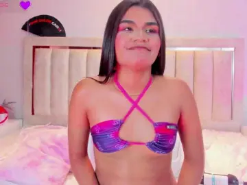AlaiaMoretti  live sex cam