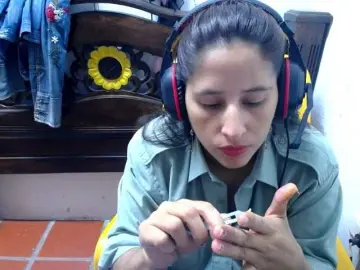 DIANA-ROGU  live sex cam