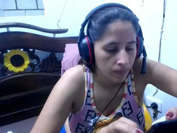 DIANA-ROGU  live sex cam