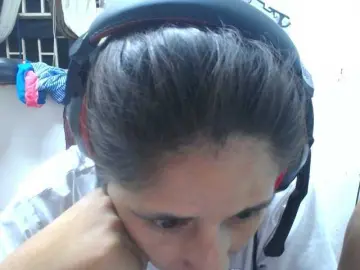 DIANA-ROGU  live sex cam