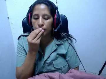 DIANA-ROGU  live sex cam