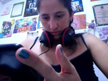 DIANA-ROGU  live sex cam