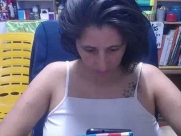 DIANA-ROGU  live sex cam