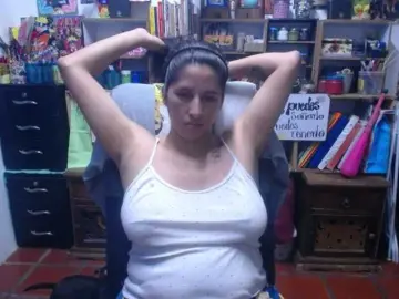 DIANA-ROGU  live sex cam
