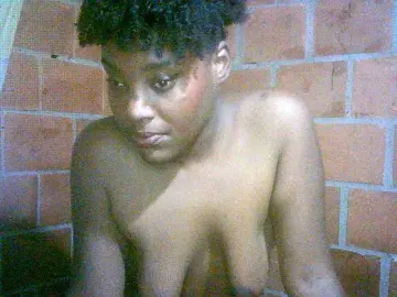 EmiliAddams  live sex cam
